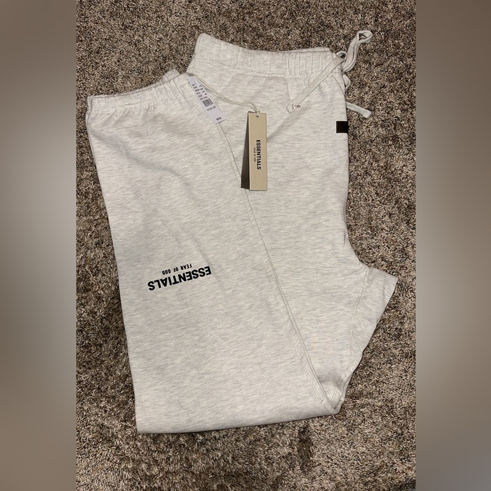 Men’s XXLARGE Essentials Light Oatme Joggers